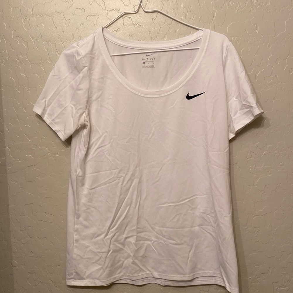 Nike athletic Shirt-Size M-White